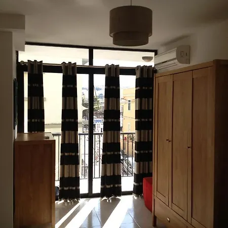 Paceville Avenue Apartment San Ġiljan